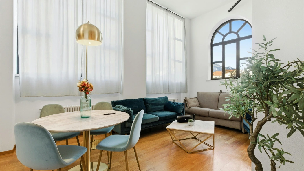 Gorden jendela ruang tamu