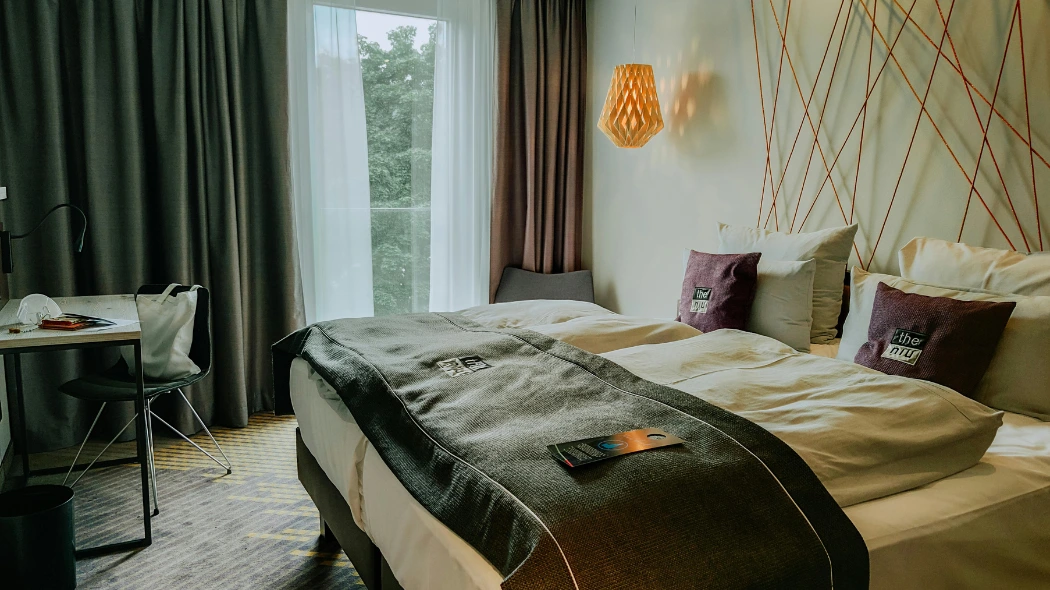 Gorden jendela kamar